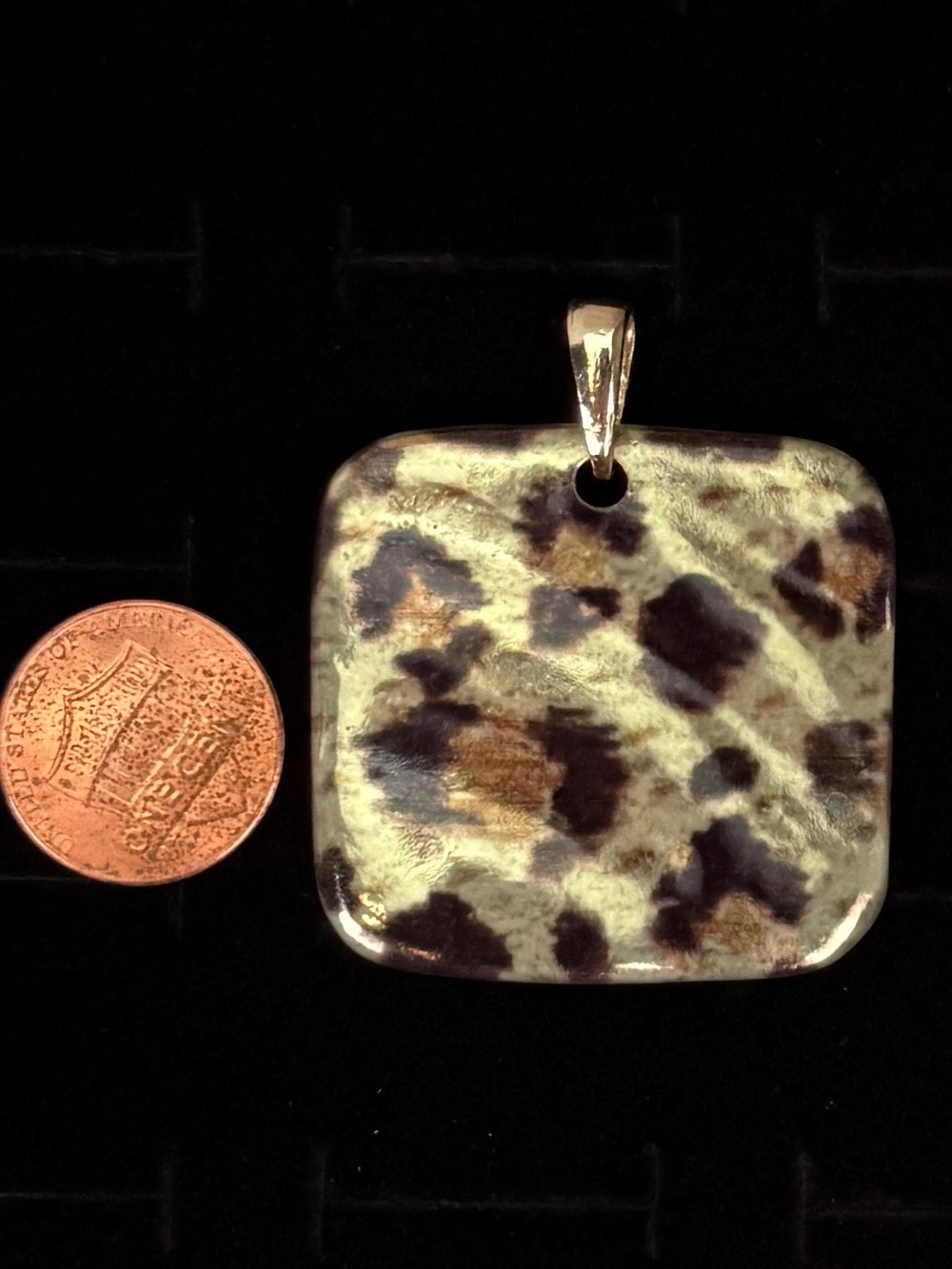 Bintage goldtone animal print pendant + Free 16β Cord Necklce - Picture 3 of 6